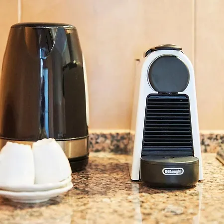 דירה Spacious And Renovated With Amazing Patio, By Timecooler *