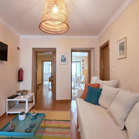 Spacious And Renovated With Amazing Patio, By Timecooler דירה