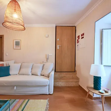 Spacious And Renovated With Amazing Patio, By Timecooler Lisboa