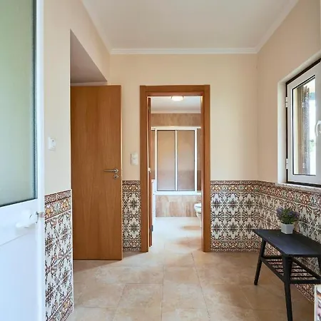 Spacious And Renovated With Amazing Patio, By Timecooler * Lisbon