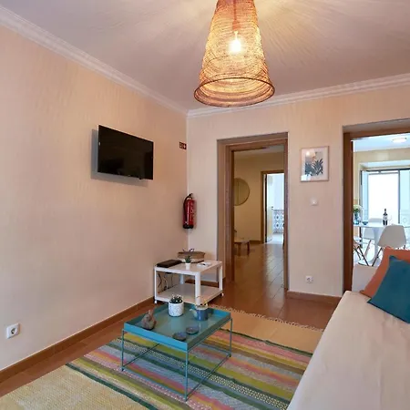 Spacious And Renovated With Amazing Patio, By Timecooler Lisbon