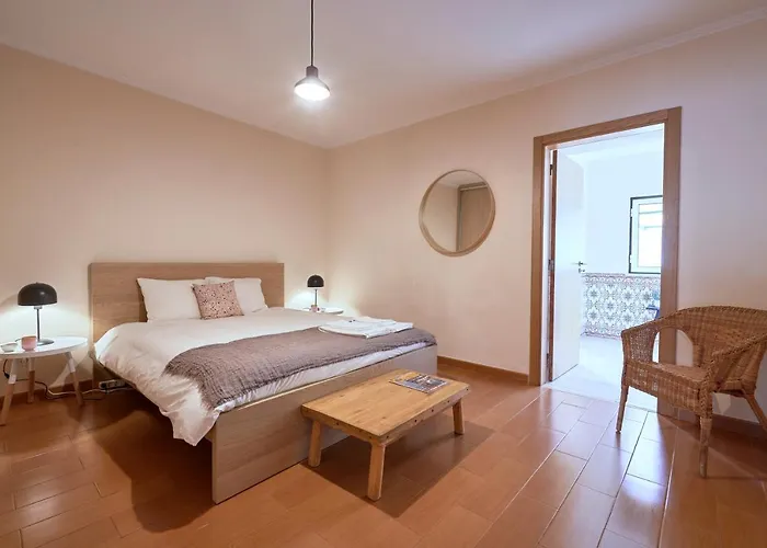 Spacious And Renovated With Amazing Patio, By Timecooler * Lisboa
