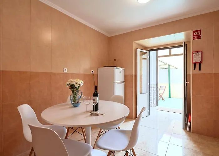 Spacious And Renovated With Amazing Patio, By Timecooler *