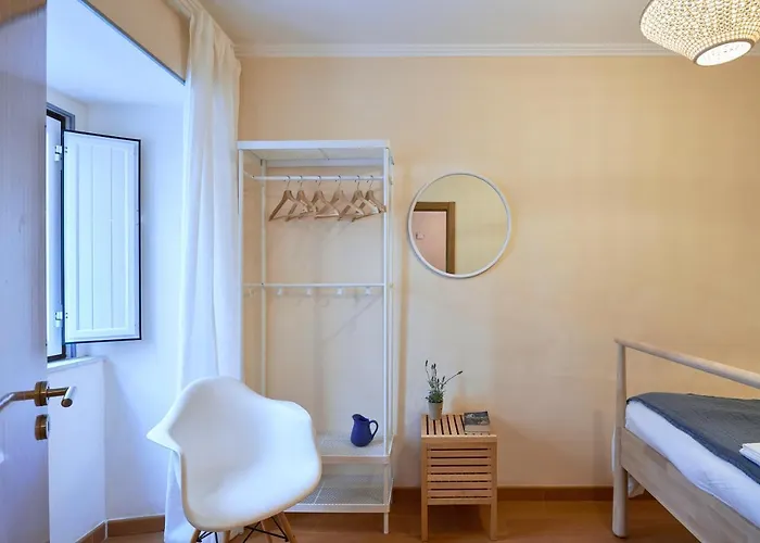 Spacious And Renovated With Amazing Patio, By Timecooler Lejlighed