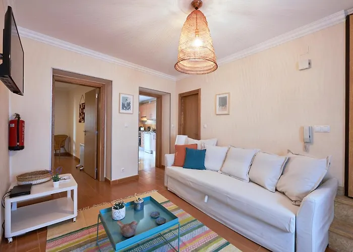 Spacious And Renovated With Amazing Patio, By Timecooler Lejlighed Lisboa