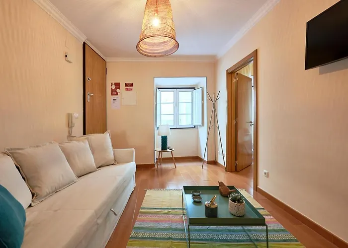 Spacious And Renovated With Amazing Patio, By Timecooler * Lisboa